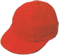 Il suo cappello da baseball rosso